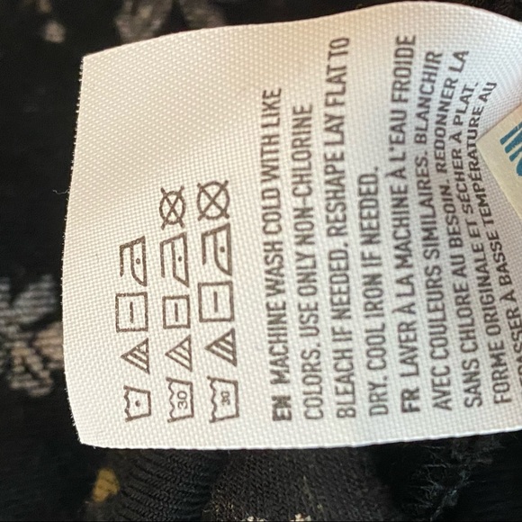 American Eagle Black Floral Cut Out V-Neck Short Sleeve Mini Sundress Dress - Picture 9 of 9